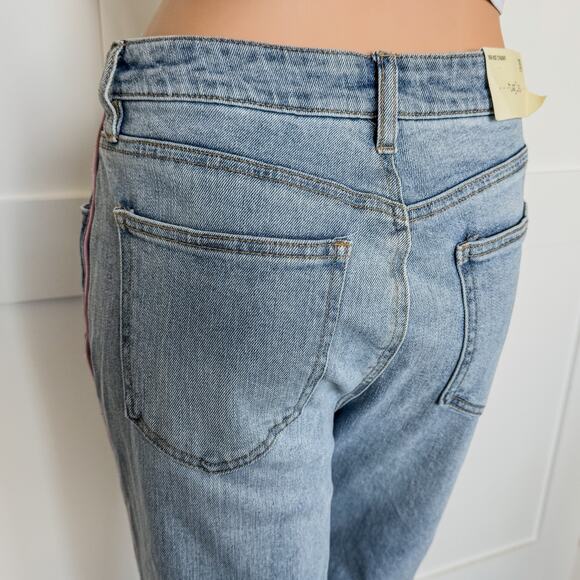 NWT-Francesca’s TGLA, Mid-Rise Straight Leg Jean w/ Pink Piping, Womens Size 26 - Picture 9 of 9